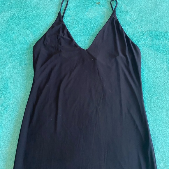 LBD From Fashion Nova - Picture 3 of 16